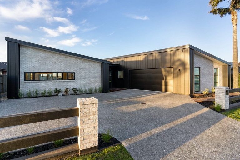 Photo of property in 115 The Boulevard, Papamoa Beach, Papamoa, 3118