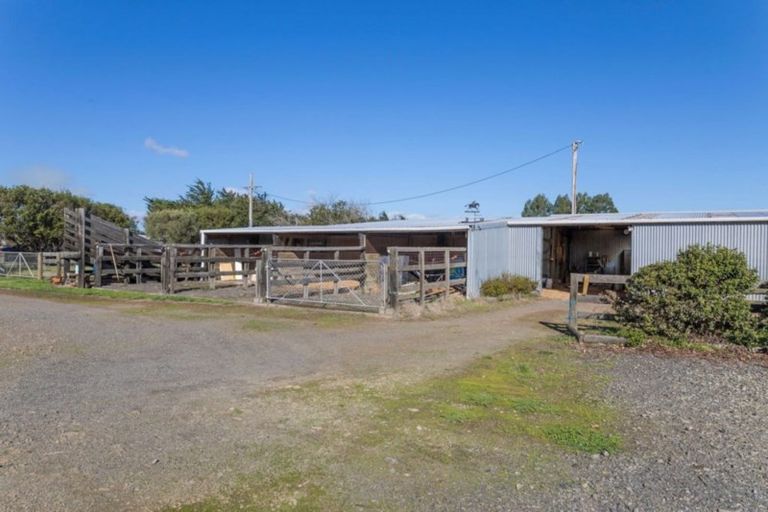 Photo of property in 11 Tipapakuku Road, Dannevirke, 4930