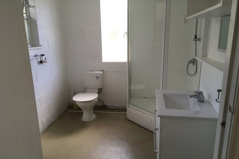 Photo of property in 22 Renwick Street, Papakura, 2110