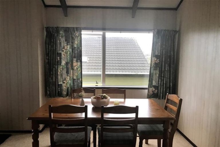 Photo of property in 2/9 Courant Place, Clover Park, Auckland, 2019