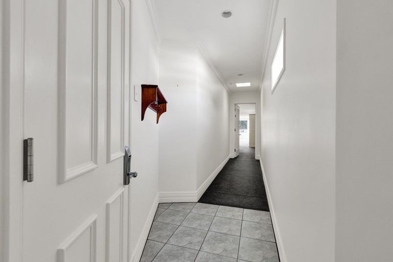 Photo of property in 1e Queen Street, New Plymouth, 4310