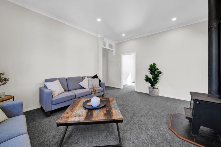 Photo of property in 70 Ketemarae Road, Normanby, Hawera, 4614