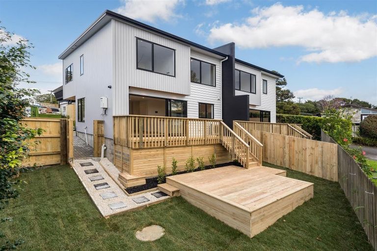 Photo of property in 30b Coronation Road, Hillcrest, Auckland, 0627