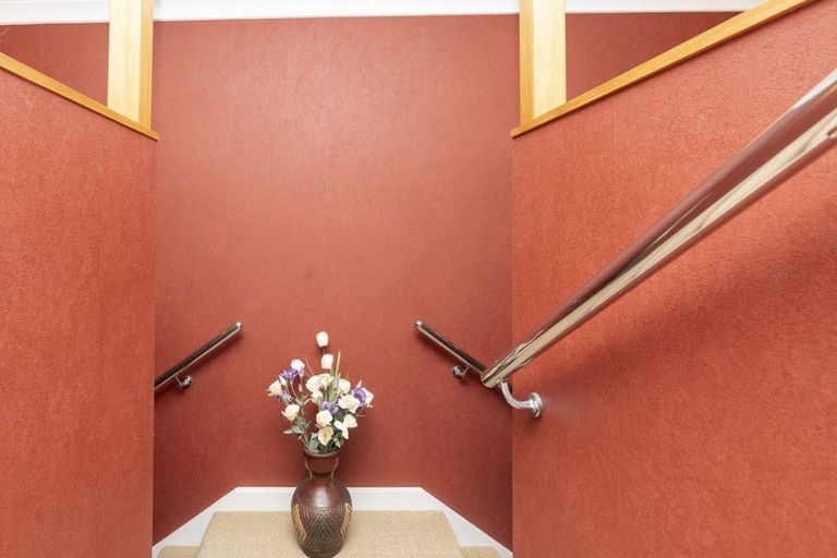 Photo of property in 2 Thomson Avenue, Dinsdale, Hamilton, 3204