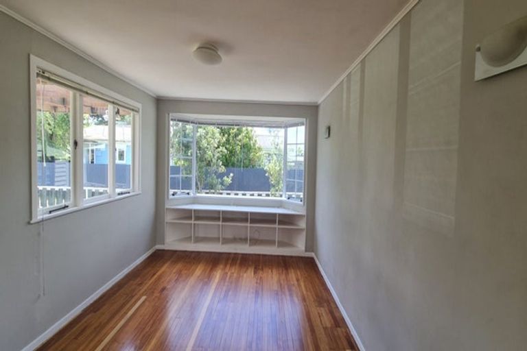 Photo of property in 13 Wallace Road, Mangere Bridge, Auckland, 2022