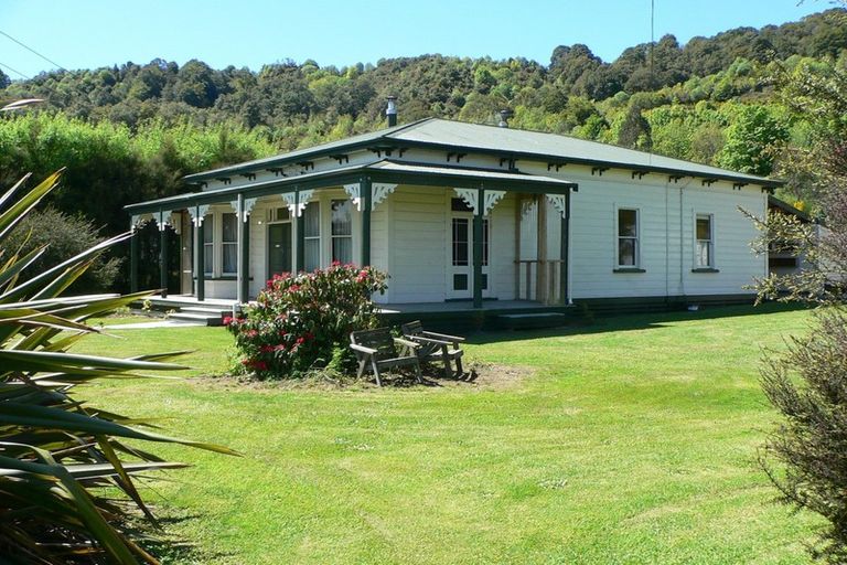 Photo of property in 2c-d Dunn Street, Reefton, 7830