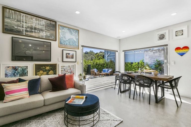 Photo of property in 161a Totara Road, Miramar, Wellington, 6022