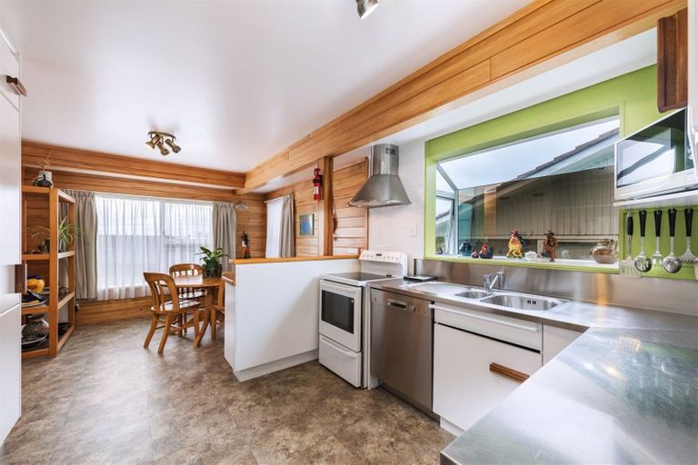 Photo of property in 17 Harmel Road, Glendene, Auckland, 0602