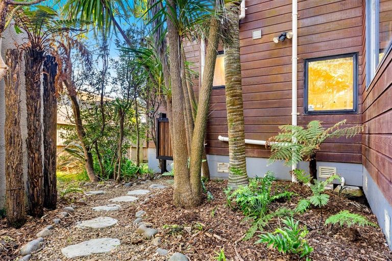 Photo of property in 78 Waitea Road, Muriwai, Waimauku, 0881