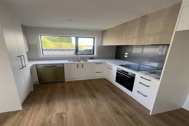 Photo of property in 5/14 Roland Hill, Glen Eden, Auckland, 0602