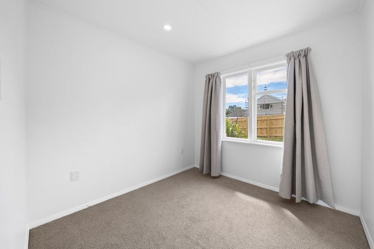 Photo of property in 8 Hampshire Street, Cannons Creek, Porirua, 5024