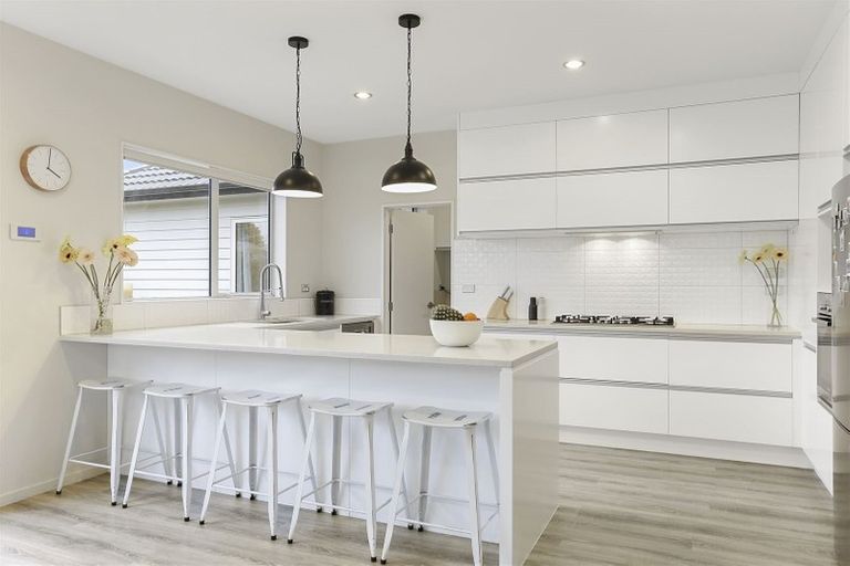 Photo of property in 12 Kahika Grove, Huapai, Kumeu, 0810