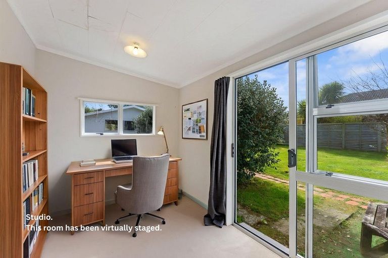 Photo of property in 674 Waikawa Beach Road, Waikawa Beach, Levin, 5573
