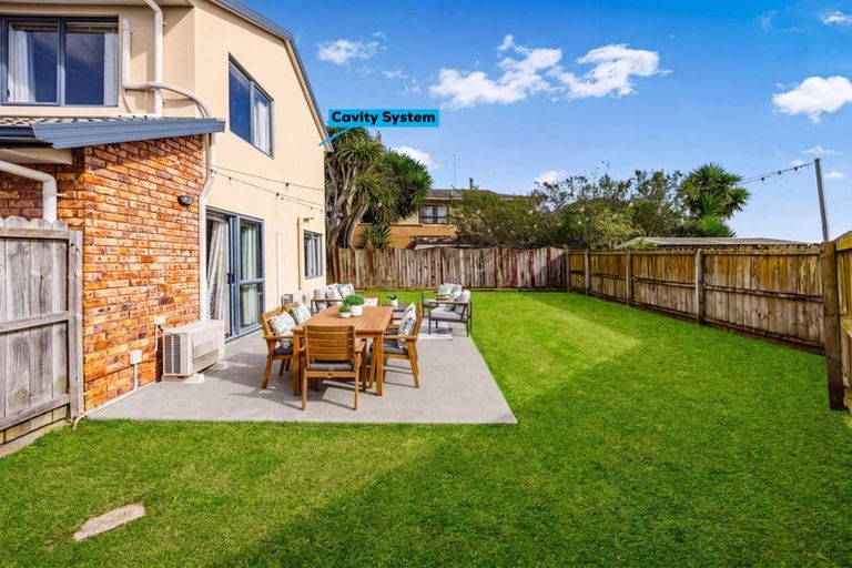 Photo of property in 18 Pitt Avenue, Clendon Park, Auckland, 2103