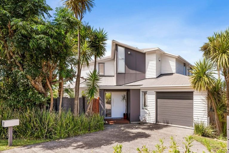 Photo of property in 11 Bank Street, Hillcrest, Auckland, 0627