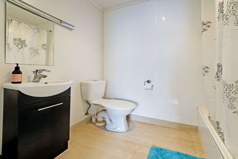 Photo of property in 198 Golf Road, Titirangi, Auckland, 0604