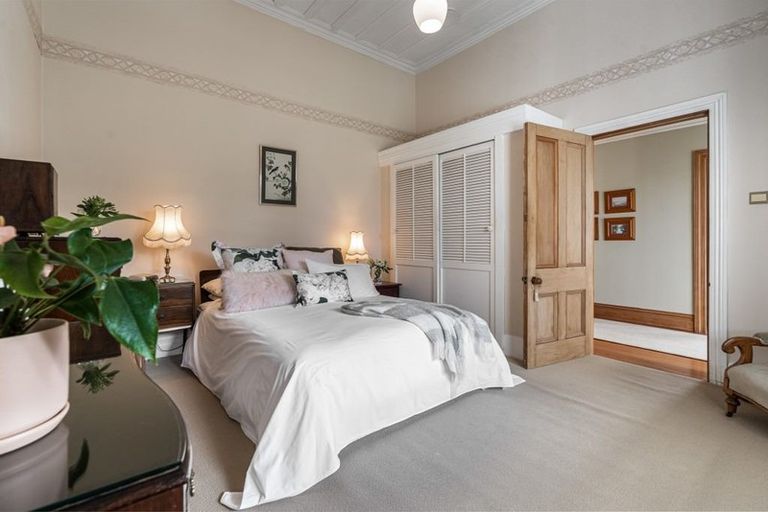 Photo of property in 125 Vauxhall Road, Narrow Neck, Auckland, 0624