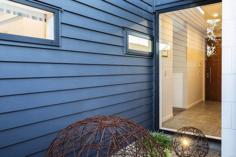 Photo of property in 2 Maurice Knowles Lane, Cashmere, Christchurch, 8022