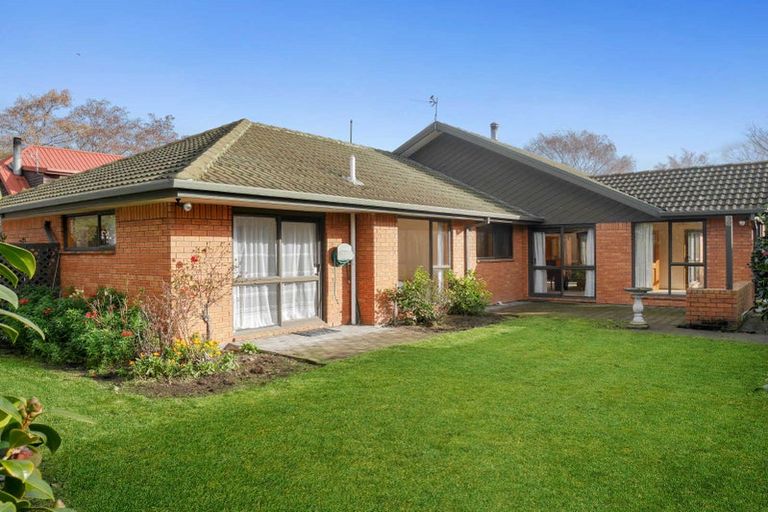 Photo of property in 22 Apsley Drive, Russley, Christchurch, 8042