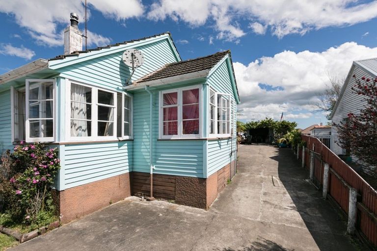 Photo of property in 9 Freyberg Terrace, Waipukurau, 4200
