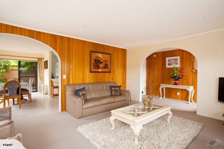 Photo of property in 2/92 Saint Lukes Road, Sandringham, Auckland, 1025