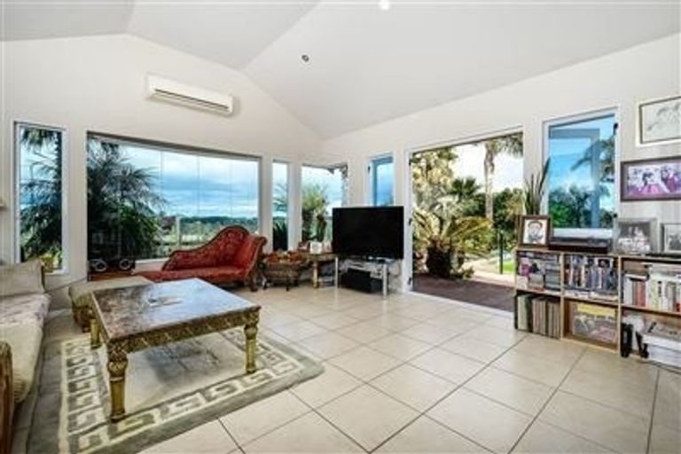 Photo of property in 144 Nixon Road, Taupaki, Henderson, 0782