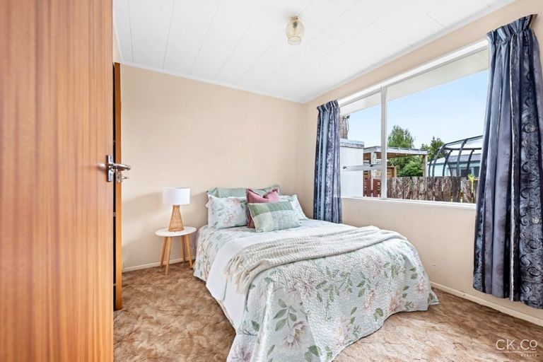 Photo of property in 2/18 Seddon Street, Wallaceville, Upper Hutt, 5018