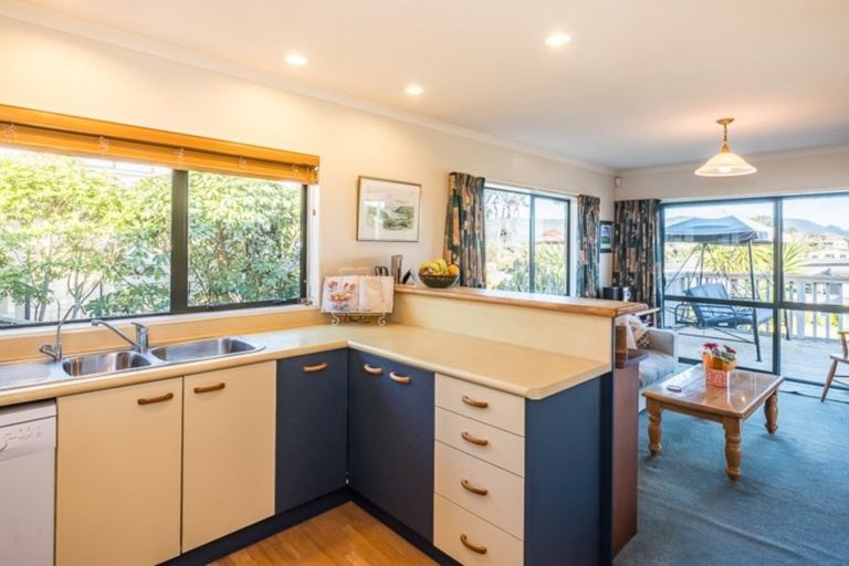 Photo of property in 131 Weggery Drive, Waikanae Beach, Waikanae, 5036