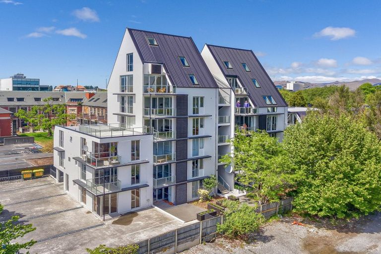 Photo of property in 11/15 Peterborough Street, Christchurch Central, Christchurch, 8013