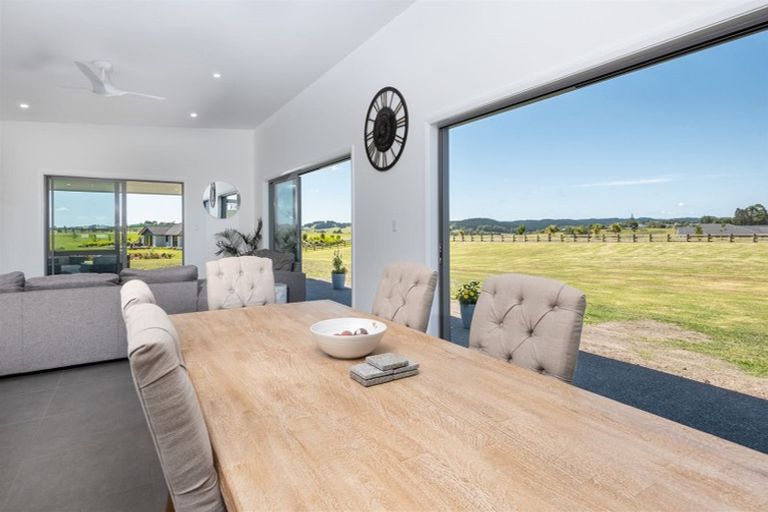 Photo of property in 2 Fernbird Grove, Kerikeri, 0294