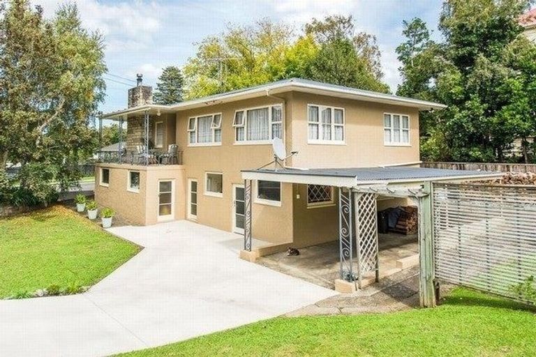 Photo of property in 3 Oakland Avenue, Saint Johns Hill, Whanganui, 4500