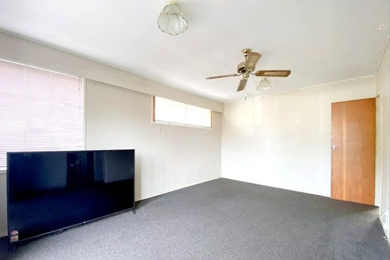 Photo of property in 2/1 Hill Road, Papatoetoe, Auckland, 2025