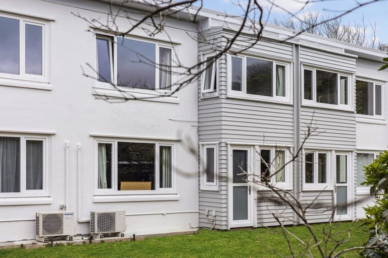 Photo of property in 3/18 Agra Crescent, Khandallah, Wellington, 6035