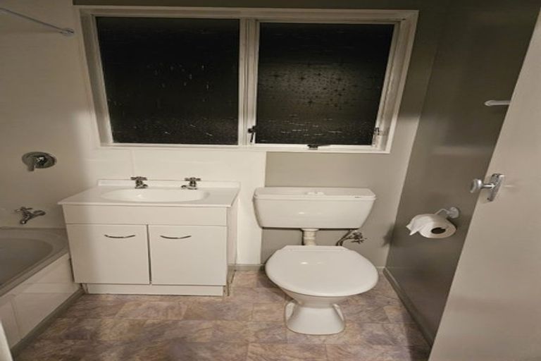 Photo of property in 1/51 Hartford Crescent, Totara Park, Upper Hutt, 5018