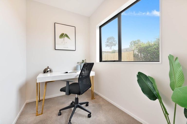 Photo of property in 21c Montgomery Avenue, Belmont, Auckland, 0622