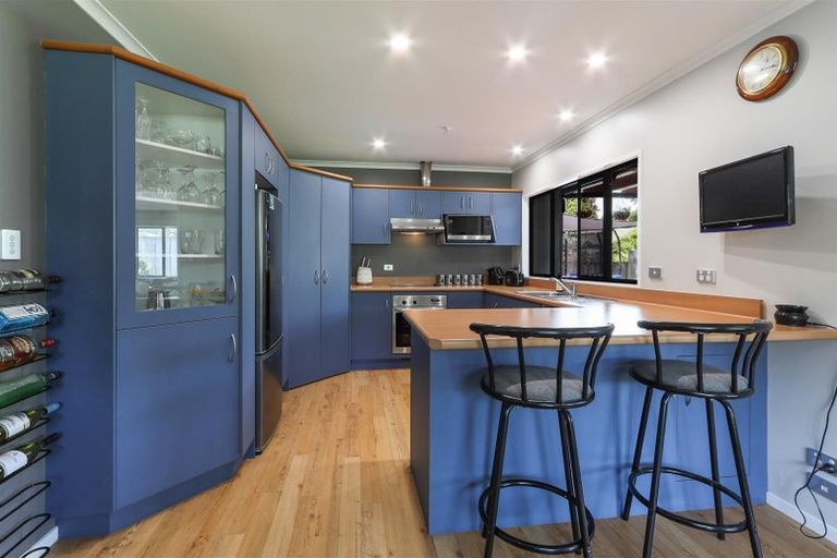 Photo of property in 9 Caulfield Place, Pukehangi, Rotorua, 3015