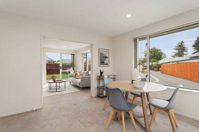 Photo of property in 15 Ashmore Lane, Strowan, Christchurch, 8052