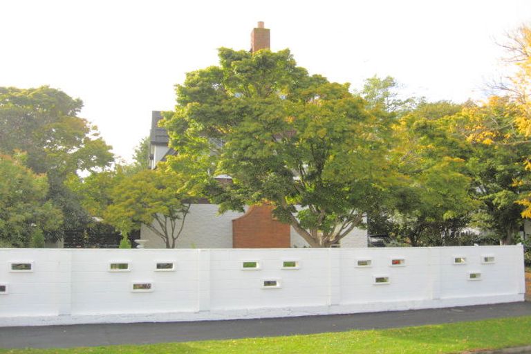 Photo of property in 12 Guinness Crescent, Ilam, Christchurch, 8041