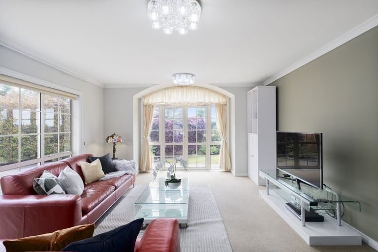 Photo of property in 14 Pittville Place, Henderson, Auckland, 0612