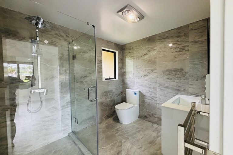 Photo of property in 50 San Valentino Drive, Henderson, Auckland, 0612