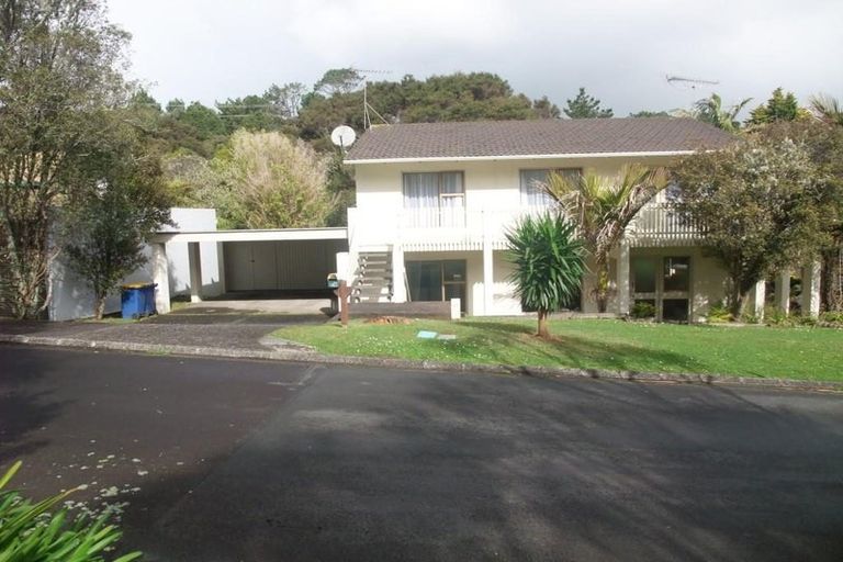 Photo of property in 4 Wyvern Place, Glenfield, Auckland, 0629