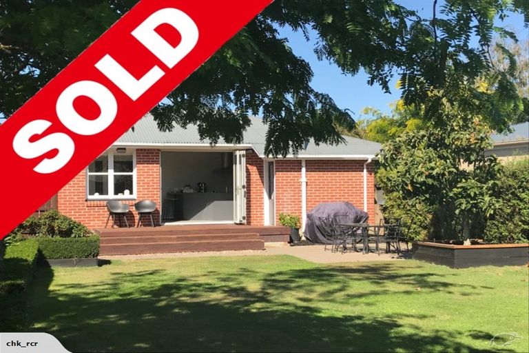 Photo of property in 21 Larch Place, Casebrook, Christchurch, 8051