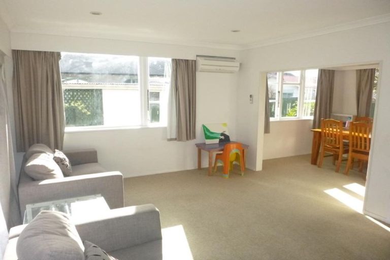 Photo of property in 2a Henry Street, Ebdentown, Upper Hutt, 5018