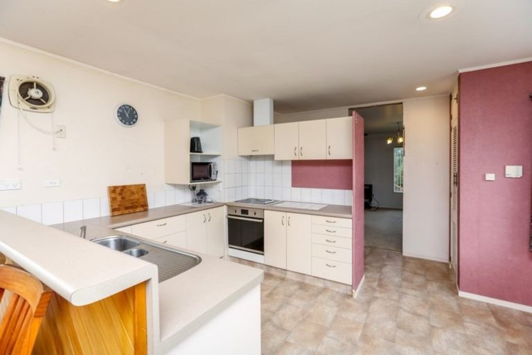 Photo of property in 117 Awanui Street, Merrilands, New Plymouth, 4312
