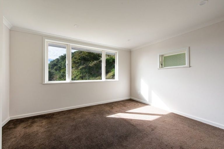 Photo of property in 2 Dunedin Terrace, Melrose, Wellington, 6023