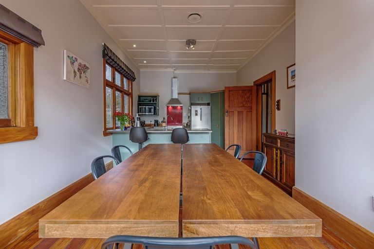 Photo of property in 33 Knowles Street, Terrace End, Palmerston North, 4410