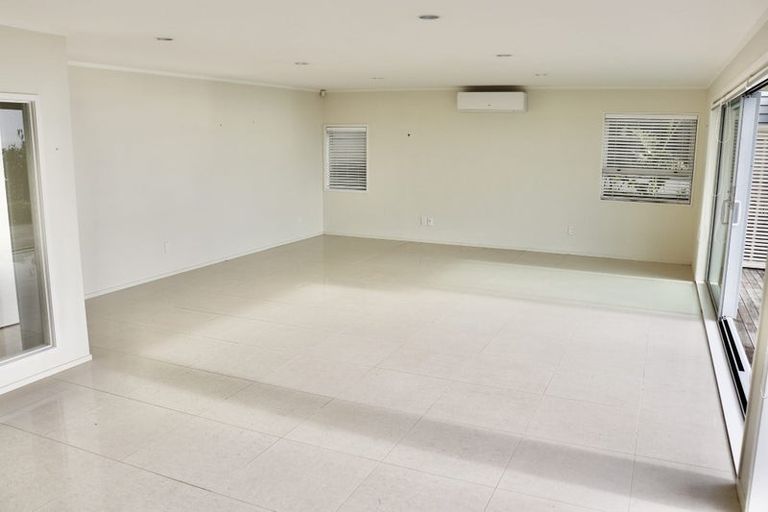 Photo of property in 232 Vipond Road, Stanmore Bay, Whangaparaoa, 0932