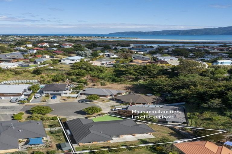 Photo of property in 9 Jeannie Way, Waikanae Beach, Waikanae, 5036