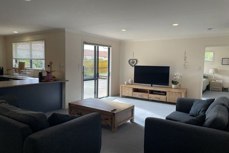 Photo of property in 3 Borris Close, East Tamaki, Auckland, 2016