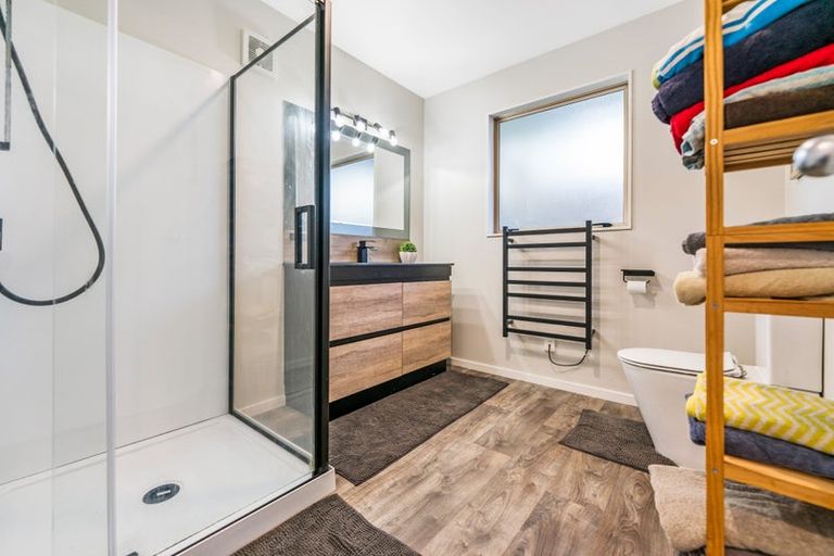 Photo of property in 140 Titirangi Road, New Lynn, Auckland, 0600